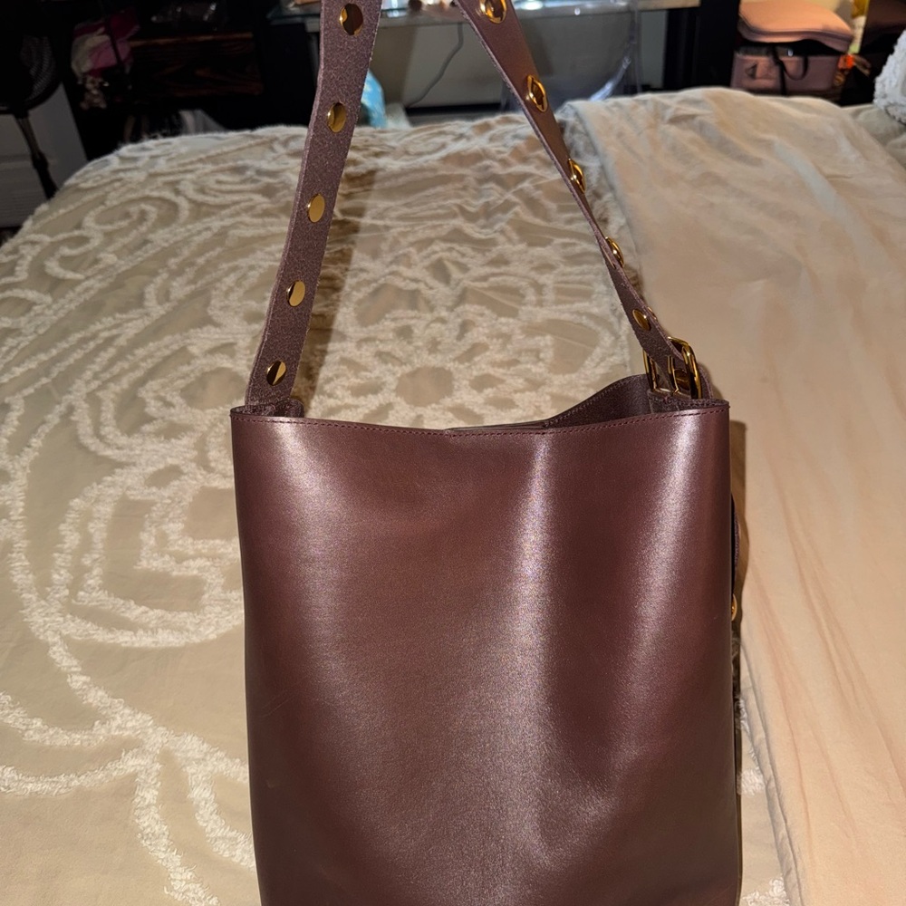 Madewell Elegant Brown studded Leather Shoulder bucket in Bag